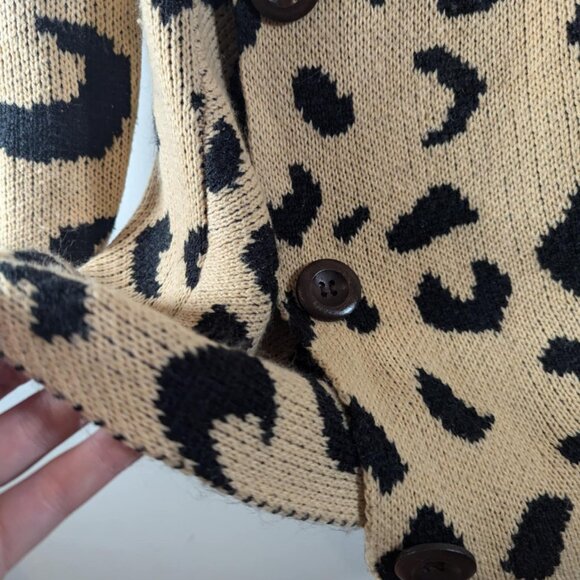 Cowl Neck Leopard Print button down heavy sweater Cheetah print size small - Picture 4 of 9